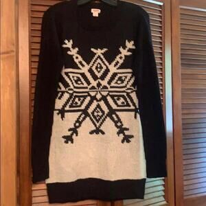 Black and White Long Sleeve Sweater Dress with Snowflake Pattern